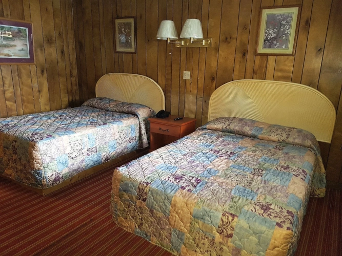 Economy Quadruple room