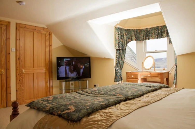 Standard Quadruple Family Penthouse room