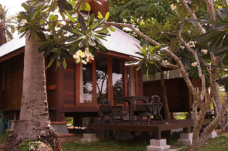 Family Bungalow with garden view