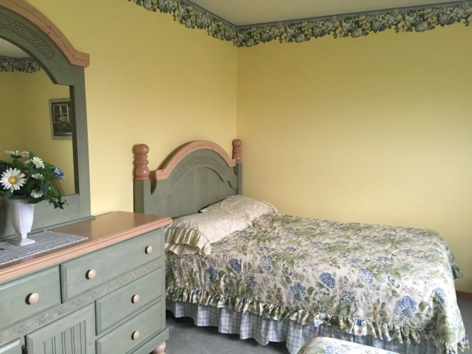4 Bedrooms Apartment