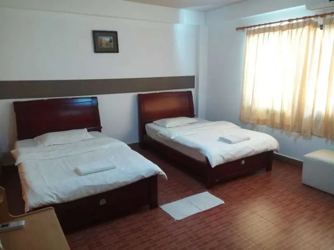 Standard Triple room
