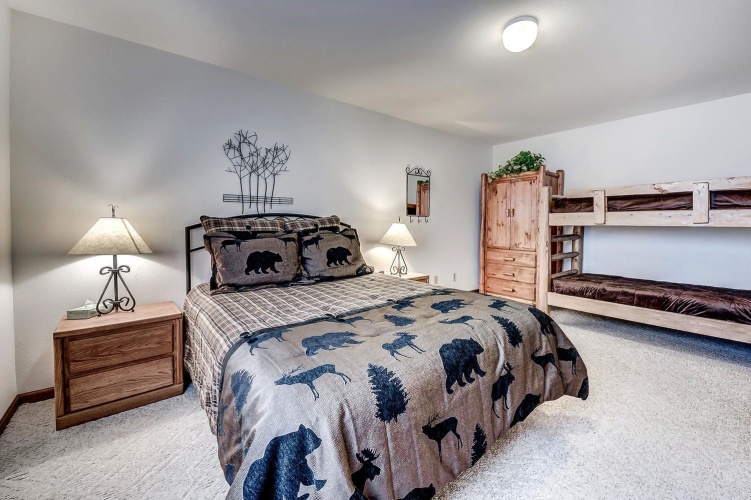 3 Bedrooms Standard room with balcony and with mountain view