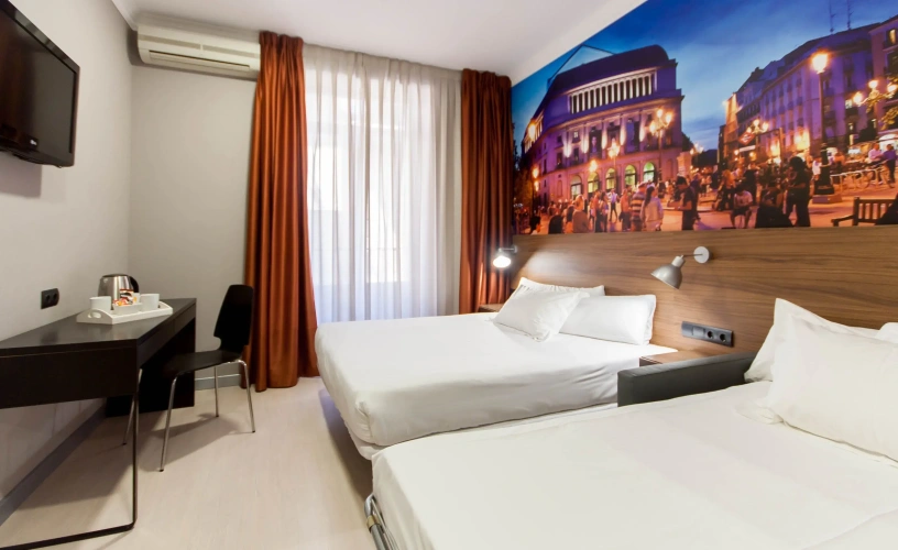 Standard Triple room