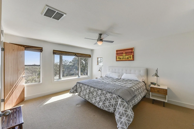 3 Bedrooms Cottage with balcony