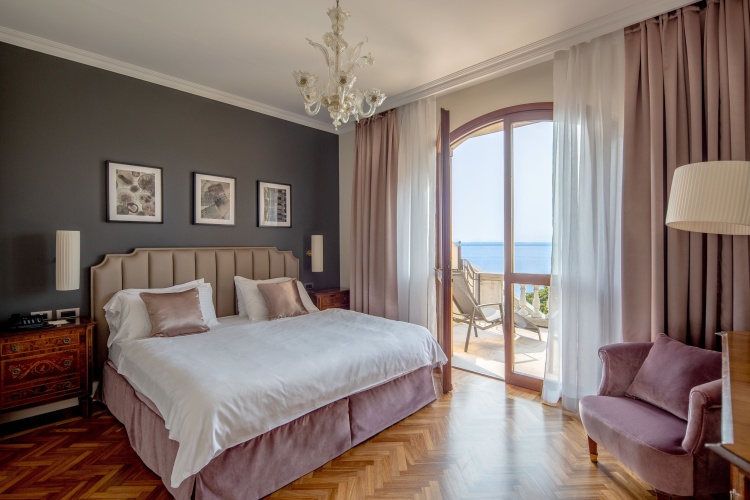 Superior Double room with lake view