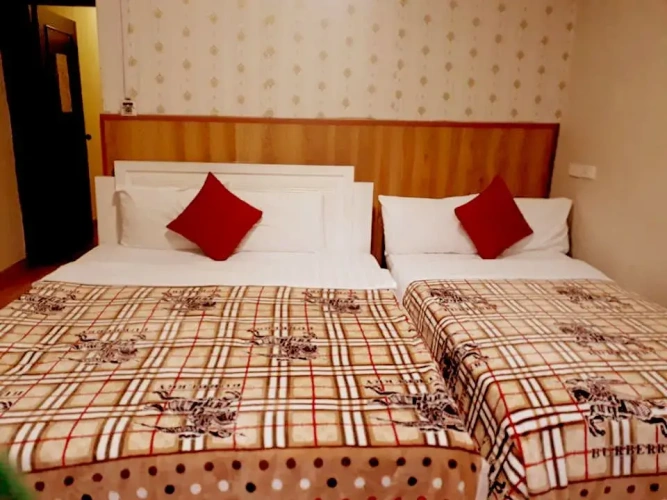 Standard Triple room