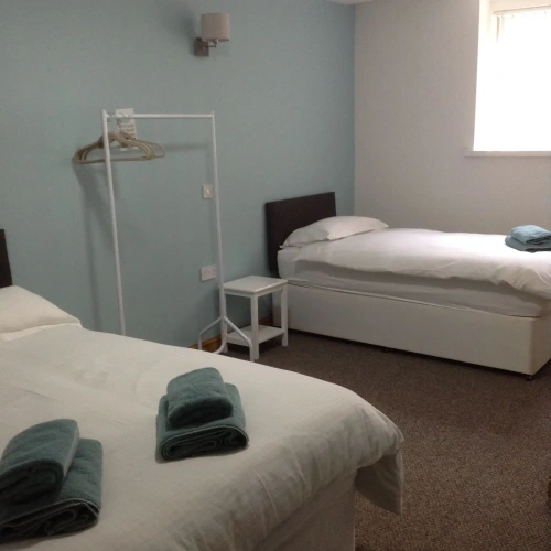 Standard Triple room
