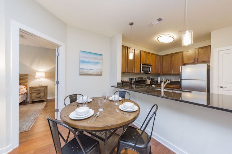 2 Bedrooms Apartment