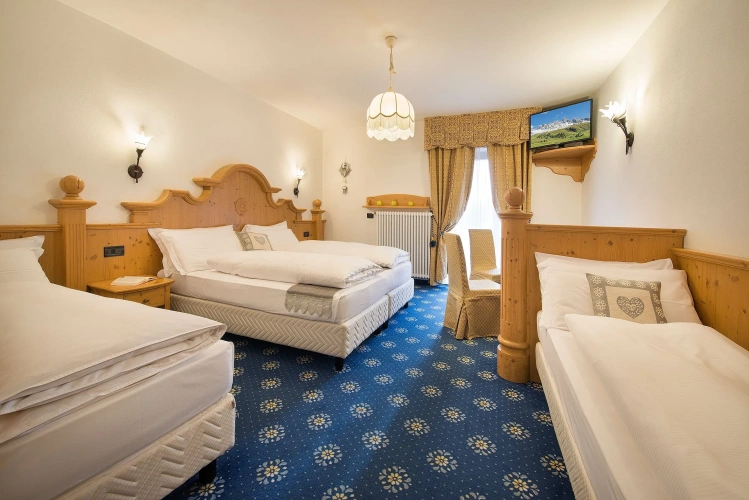 Superior Quadruple room with balcony