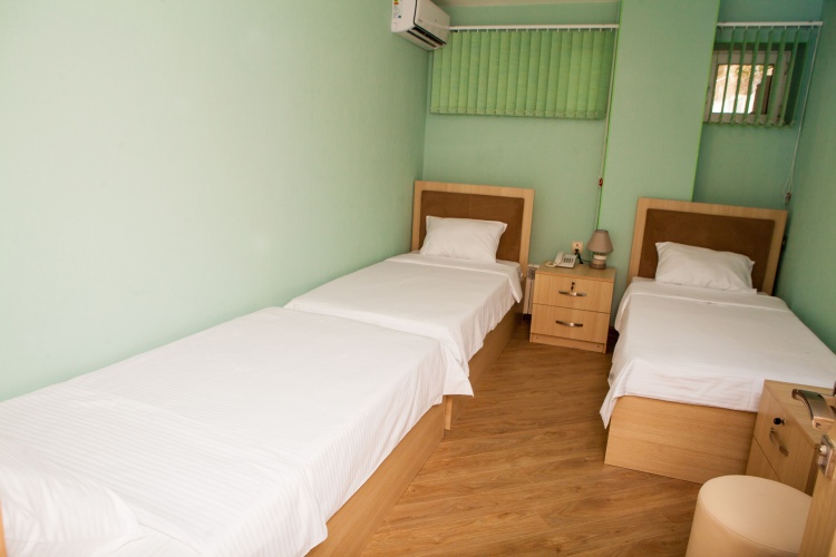 Standard Triple room