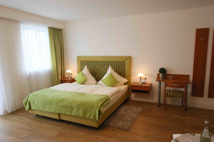 Standard Double room with city view