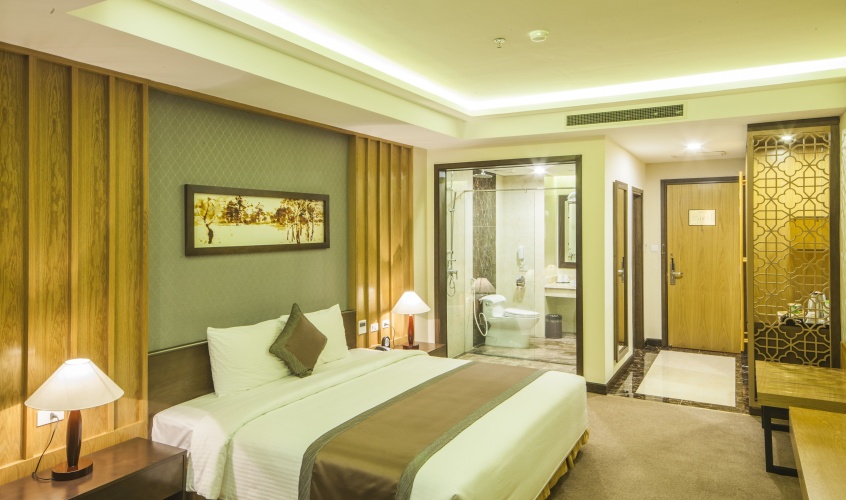 Deluxe Double room with city view