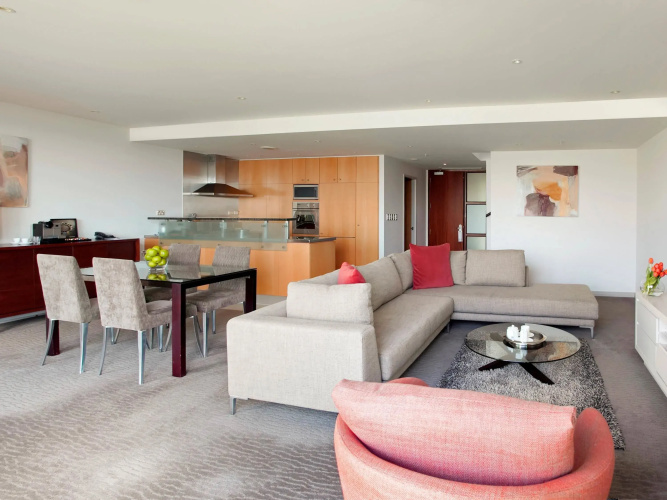 Pullman Auckland Hotel & Apartments