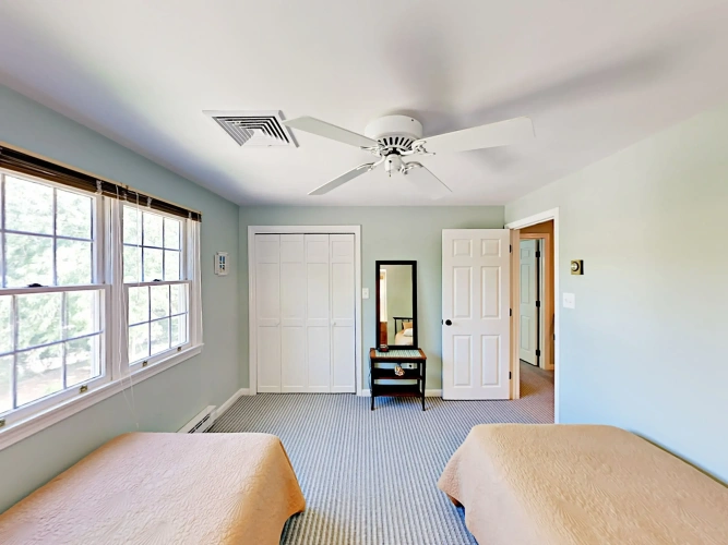 4 Bedrooms Cottage