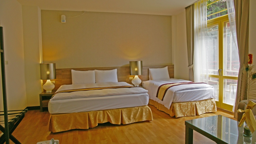 Standard Triple room