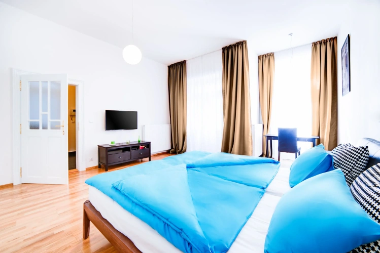 1 Bedroom Business Apartment with city view