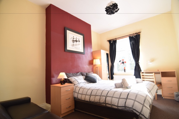 Standard Triple room
