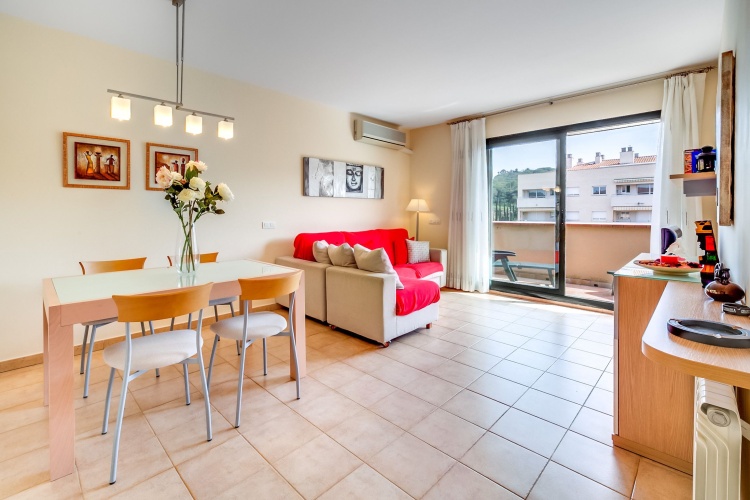 2 Bedrooms Apartment