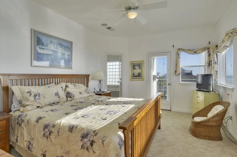 4 Bedrooms Cottage