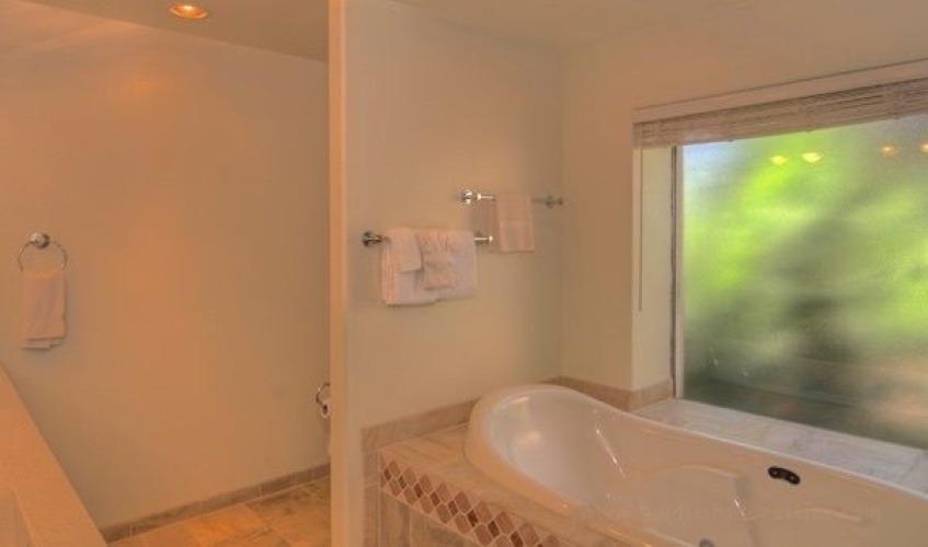 3 Bedrooms Cottage with lake view