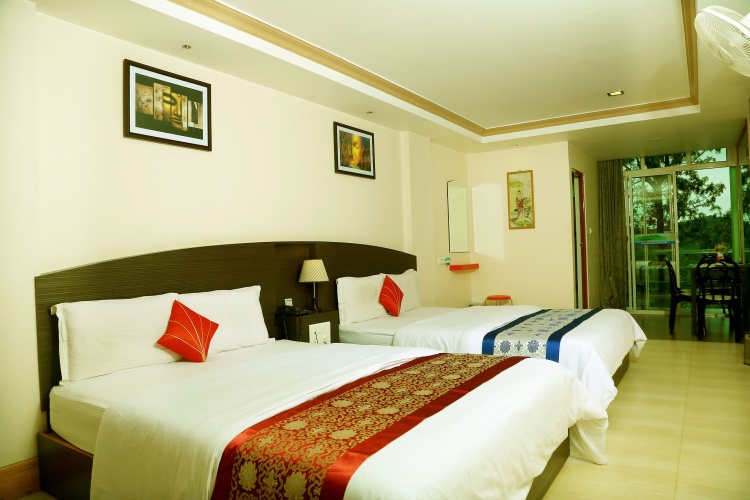 Executive Quadruple room with balcony and with view