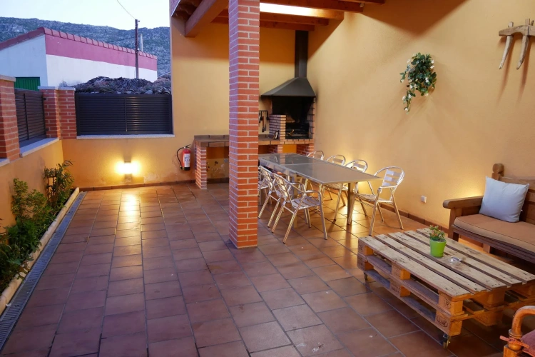 3 Bedrooms Cottage