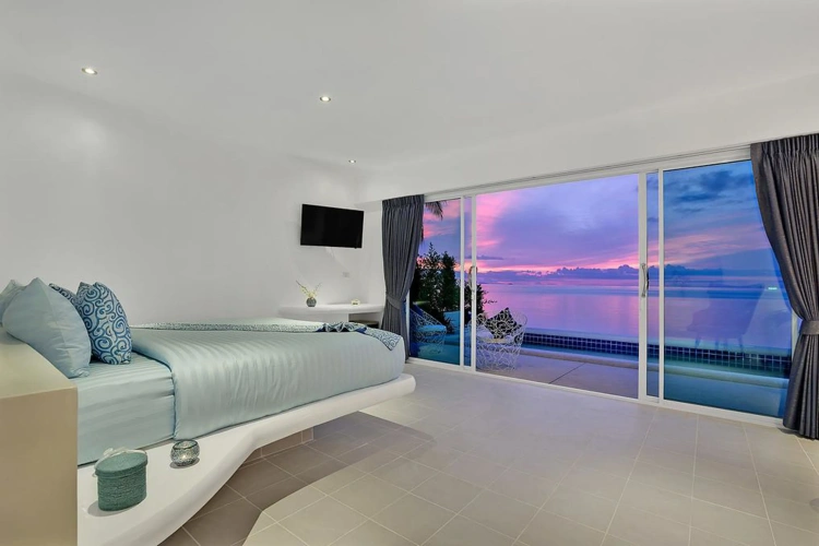 Bungalow beachfront