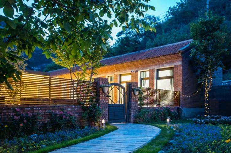 4 Bedrooms Cottage