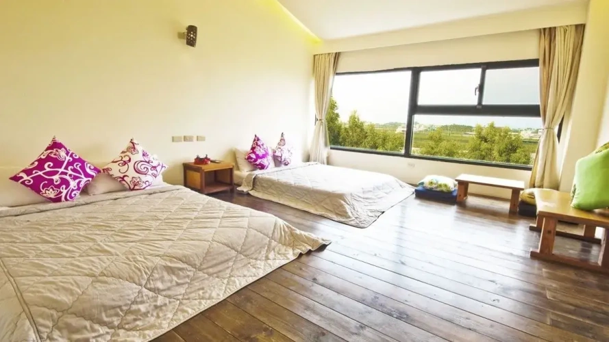 Standard Quadruple room with garden view