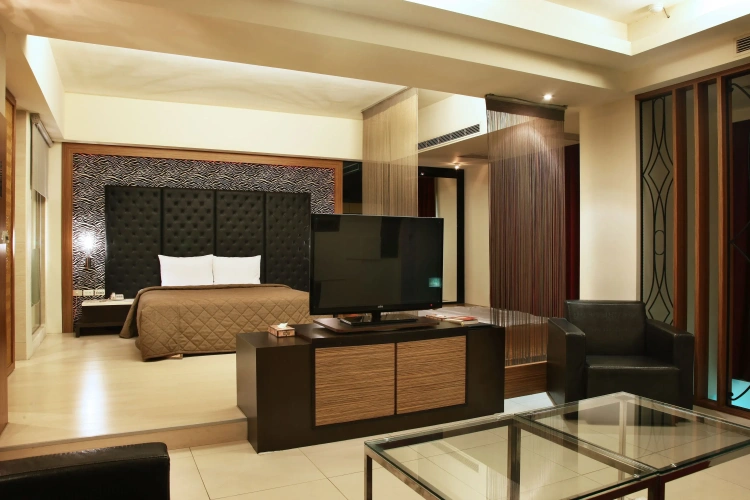 1 Bedroom Luxury Double room with courtyard view