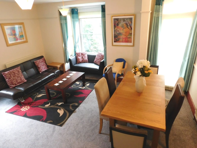 4 Bedrooms Family Cottage with lake view