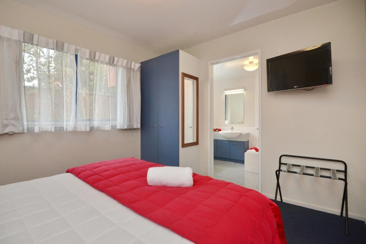 1 Bedroom Standard Suite