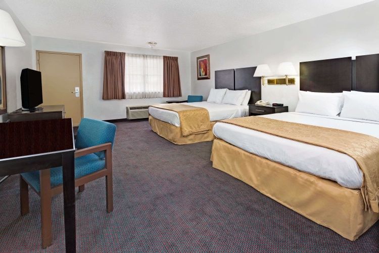 Standard Quadruple room