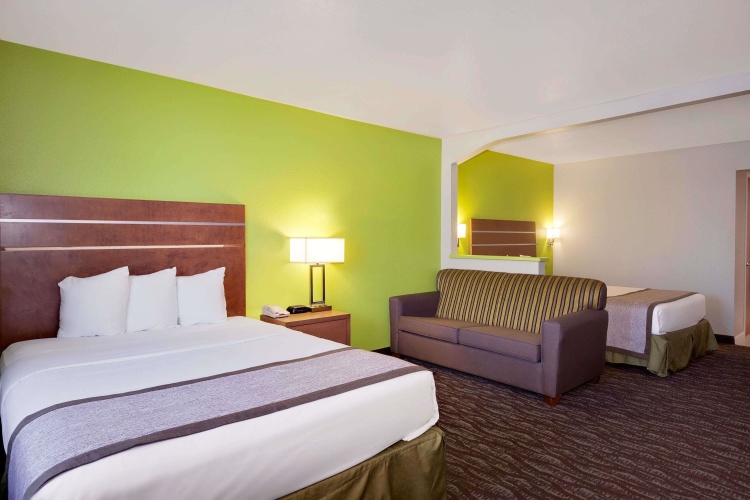 Quadruple Suite