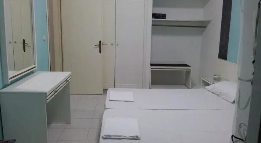 2 Bedrooms Quadruple Apartment with courtyard view