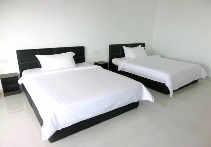 Standard Quadruple Basement room