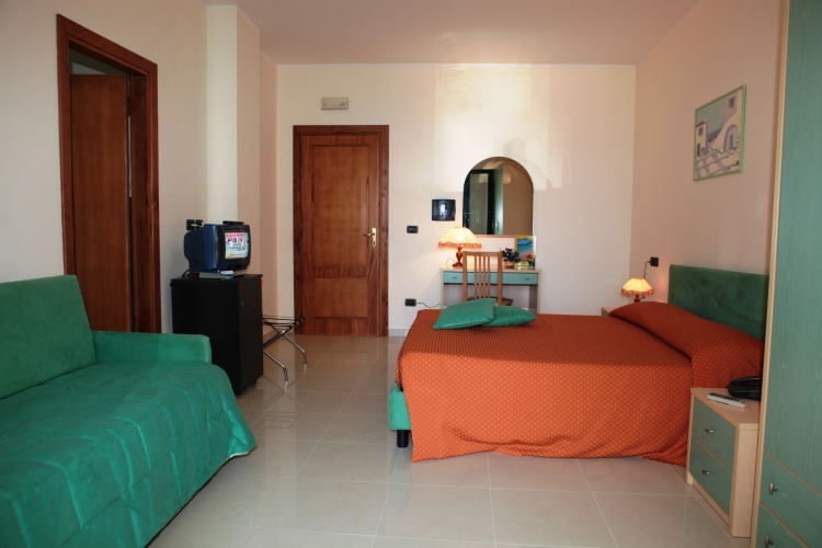 Standard Quadruple room