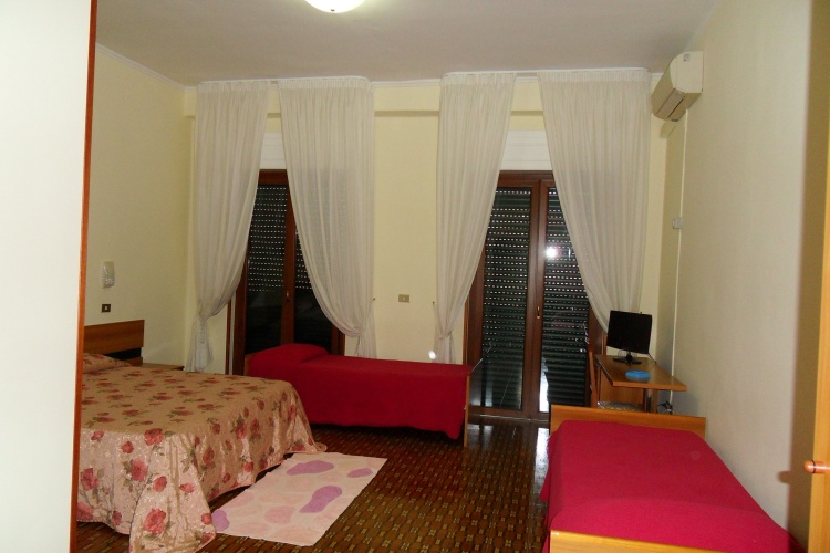 Standard Quintuple room