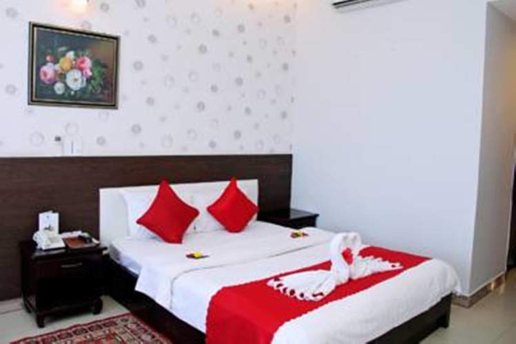 Standard Double room with partial sea view