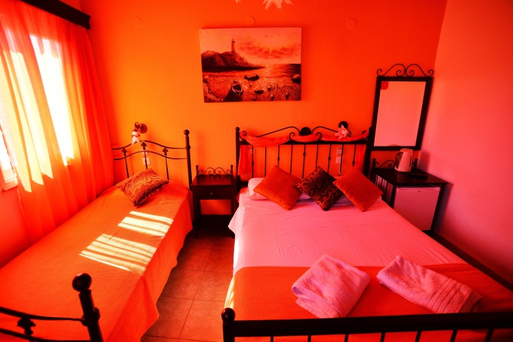 Standard Triple room