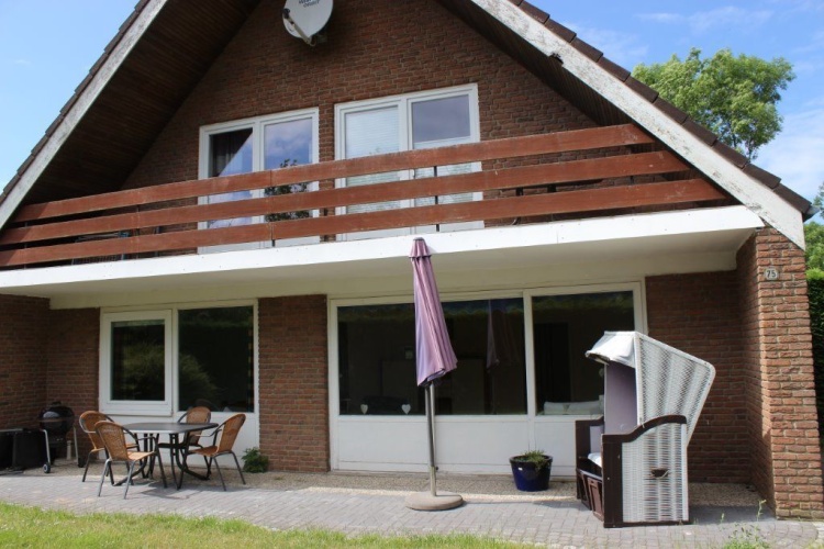 3 Bedrooms Apartment