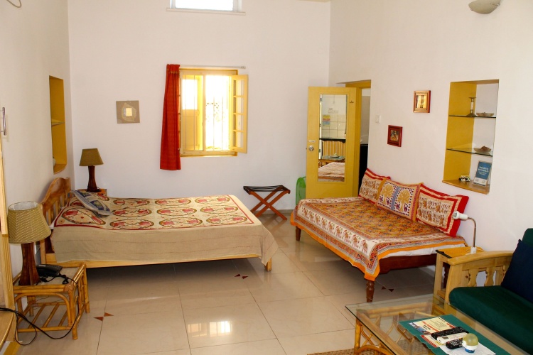 Deluxe Studio