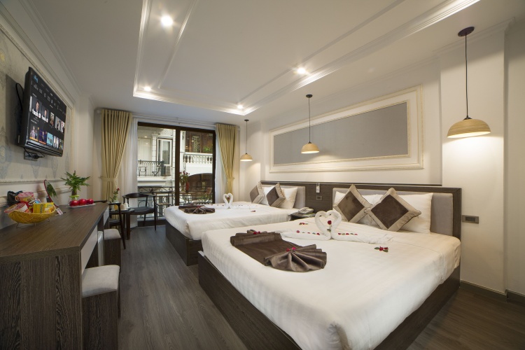 Quadruple Suite with city view