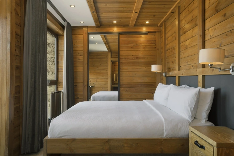 1 Bedroom Classic Double Suite with mountain view