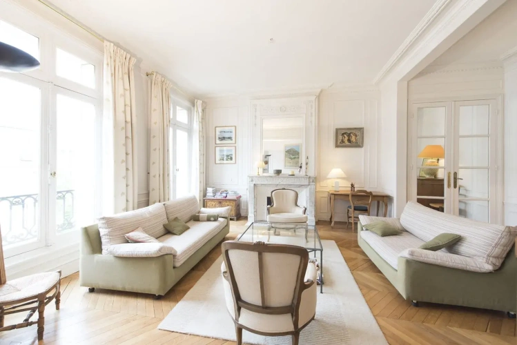 2 Bedrooms Apartment