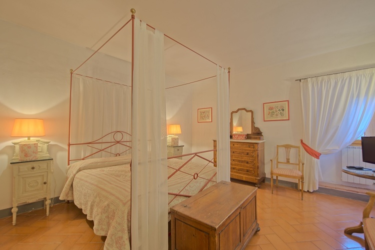 6 Bedrooms Bed in Dorm