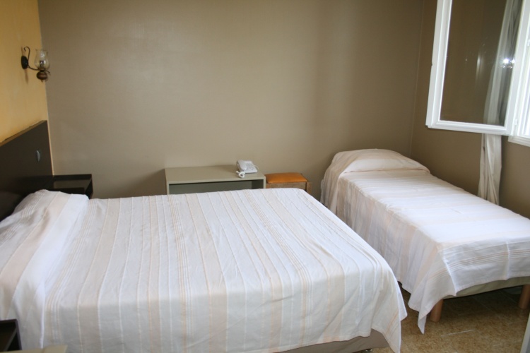 Standard Twin room with balcony