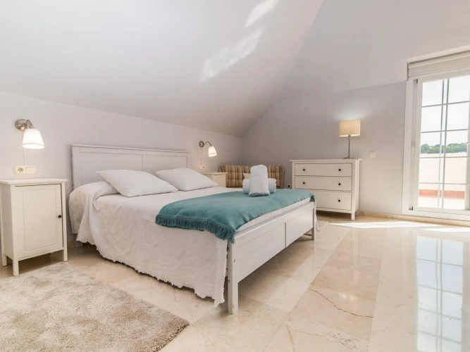 3 Bedrooms Standard Sextuple Penthouse room