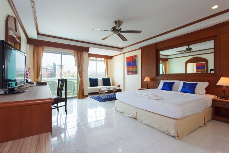 Deluxe Quadruple room