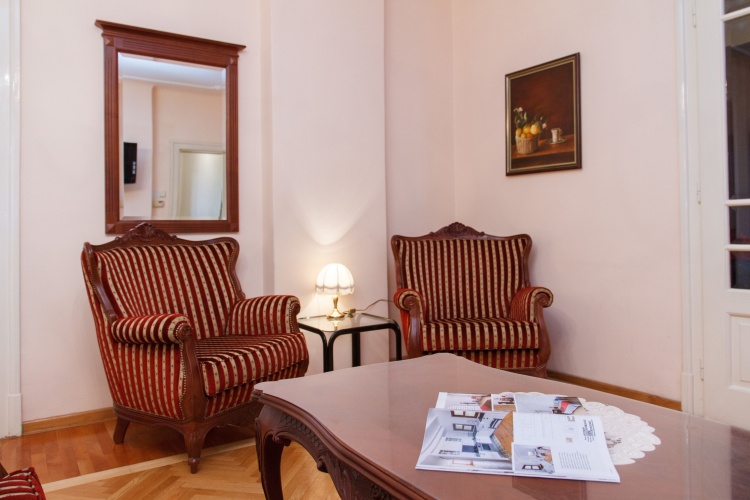 3 Bedrooms Apartment with view